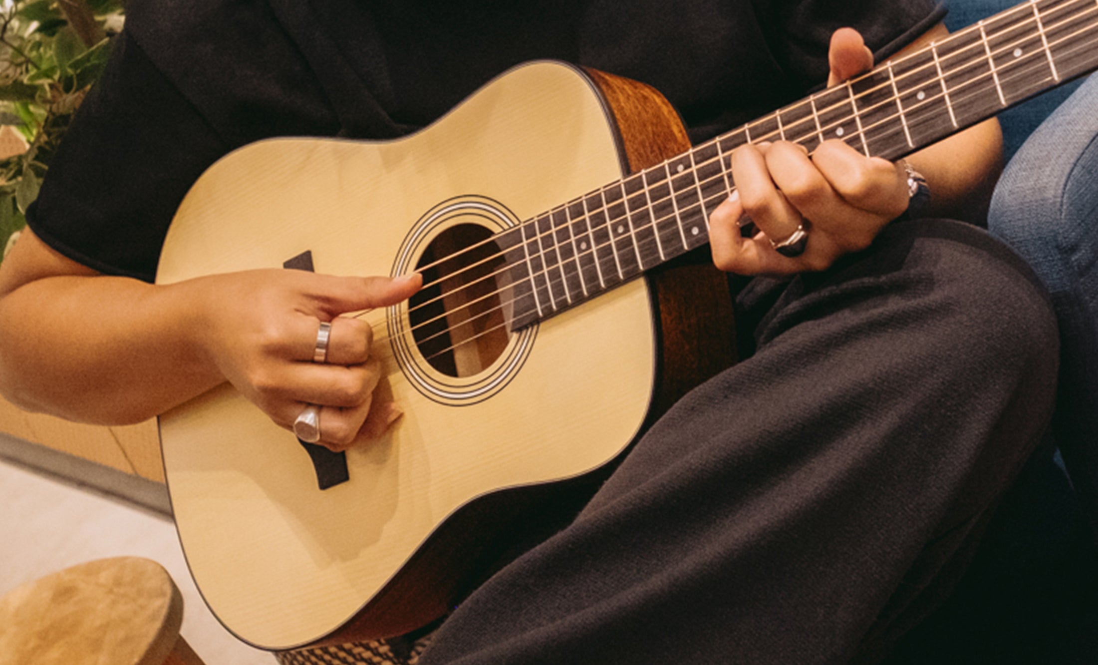Beginner Acoustic Guitar | Swee Lee Indonesia