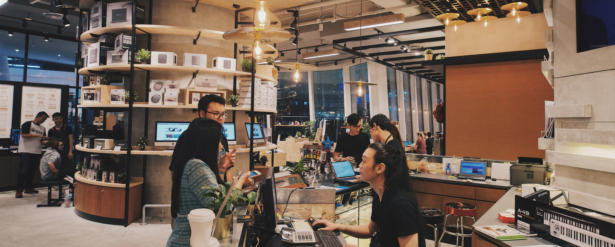 MUSIK HARUS TERASA SEPERTI RUMAH BAGI SEMUA PENIKMATNYA